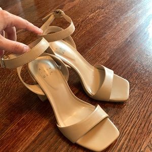 Size 5 square toe nude heels